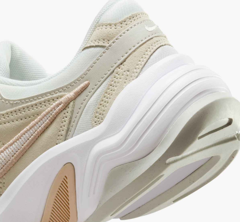 FJ3794-100 WMS NIKE AL8