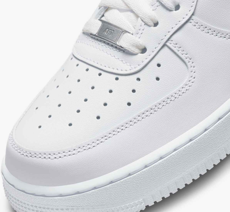 CW2288-111 NIKE  AIR FORCE 1 '07 LE