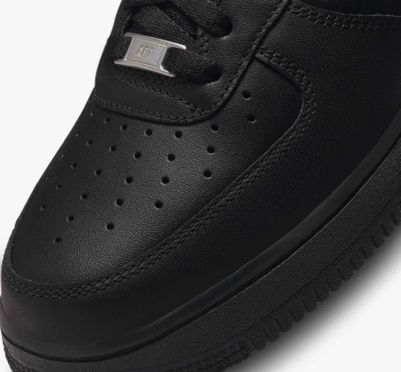 CW2288-001 NIKE  AIR FORCE 1 '07 LE