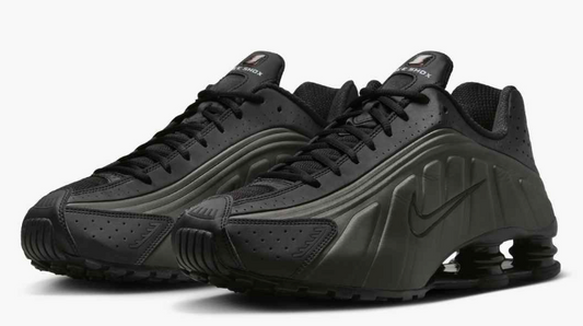 HQ1988-001 NIKE SHOX R4