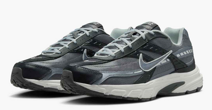 IB3083-001 NIKE INITIATOR SC