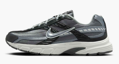 IB3083-001 NIKE INITIATOR SC